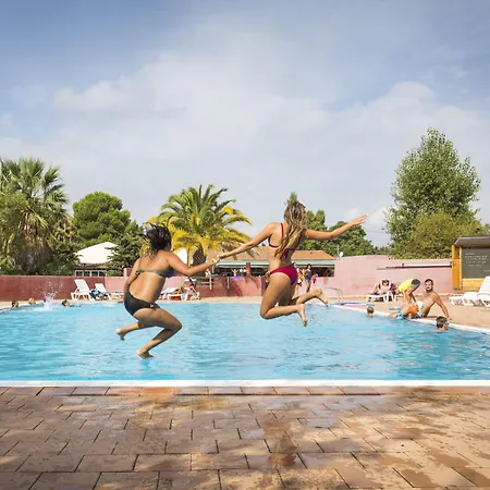 Hotel Village Les Abricotiers By Popinns